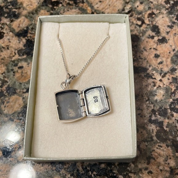 Sterling Silver Locket Bible Pendant. Holy Bible Front Cross Back. 118.00 NWT - Picture 6 of 8